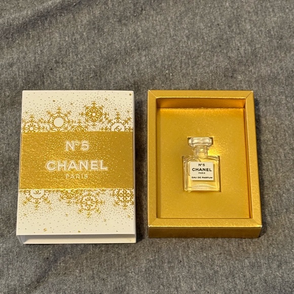 Chabel Cream Accessory Pouch - Picture 5 of 6